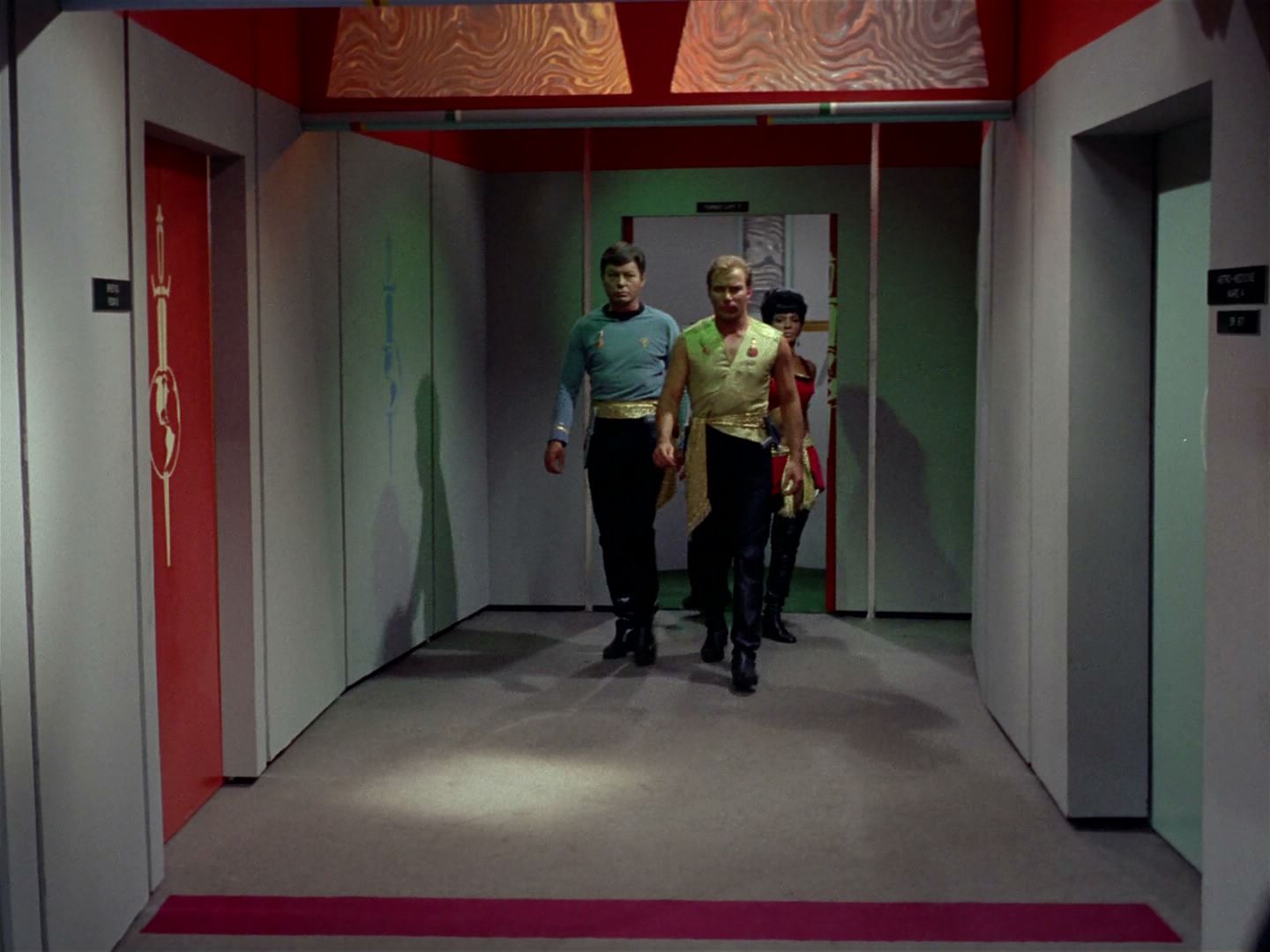ariane179254_StarTrek_2x04_MirrorMirror_0178.jpg
