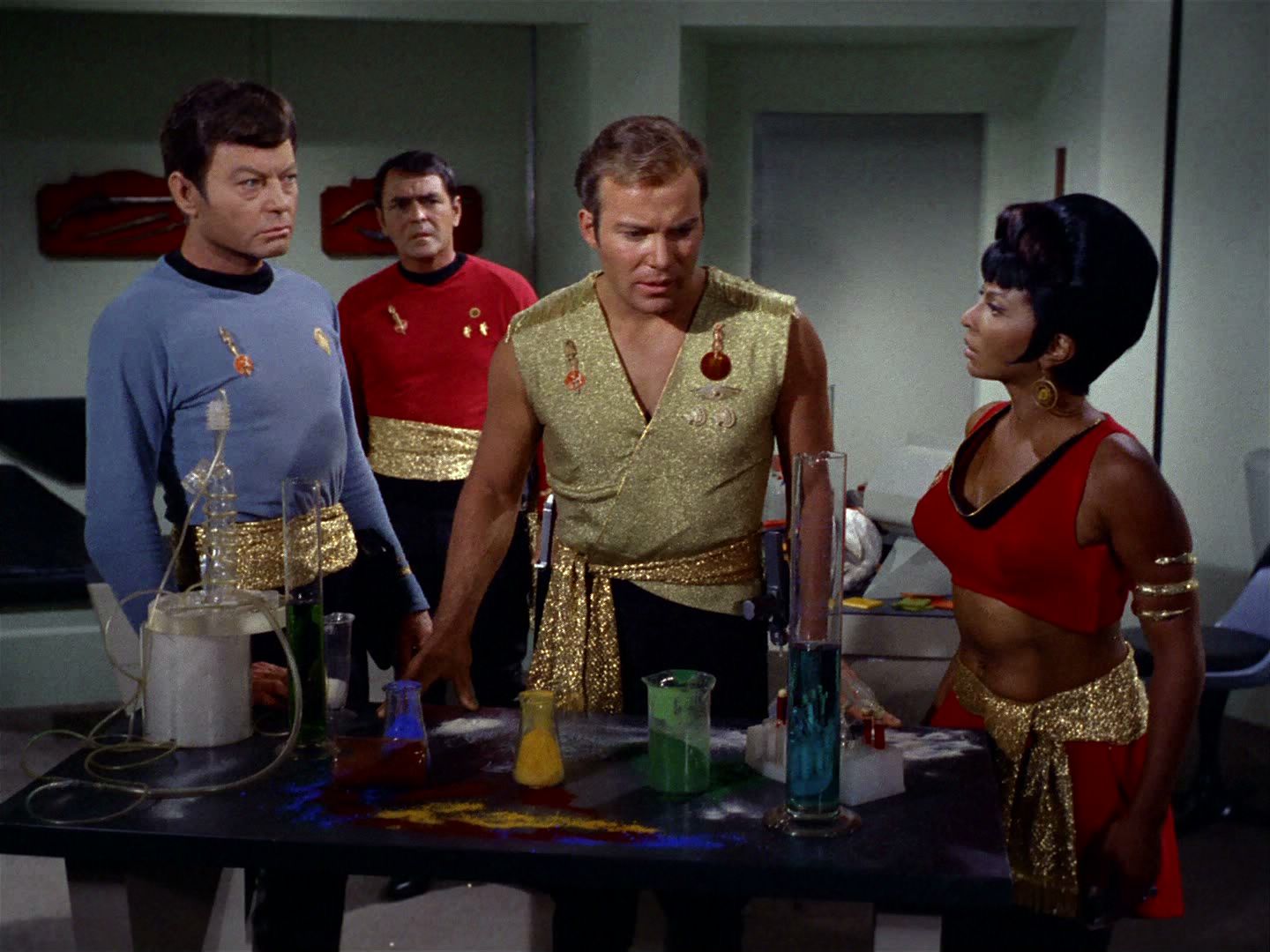 ariane179254_StarTrek_2x04_MirrorMirror_0210.jpg