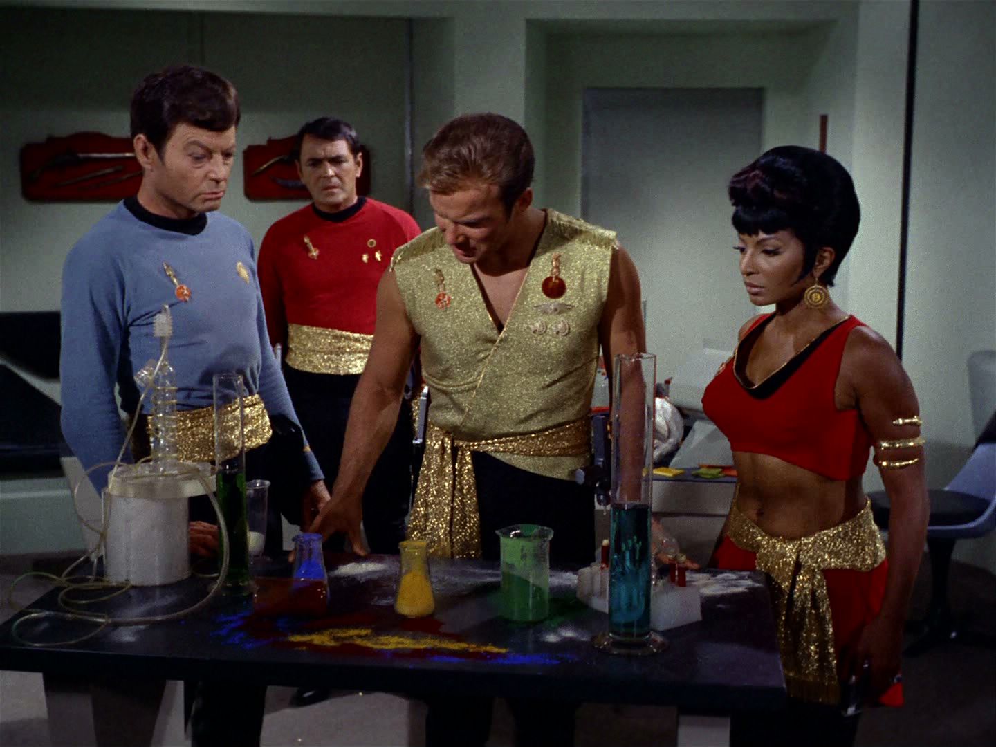 ariane179254_StarTrek_2x04_MirrorMirror_0212.jpg