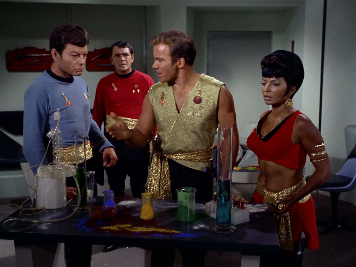ariane179254_StarTrek_2x04_MirrorMirror_0225.jpg