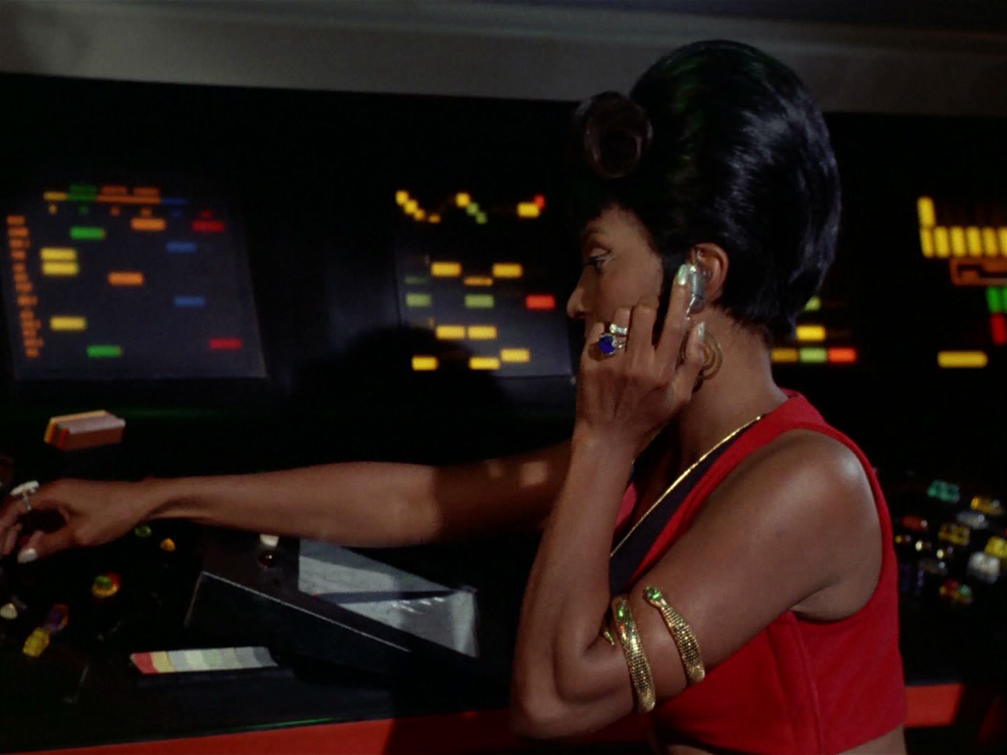 ariane179254_StarTrek_2x04_MirrorMirror_0261.jpg