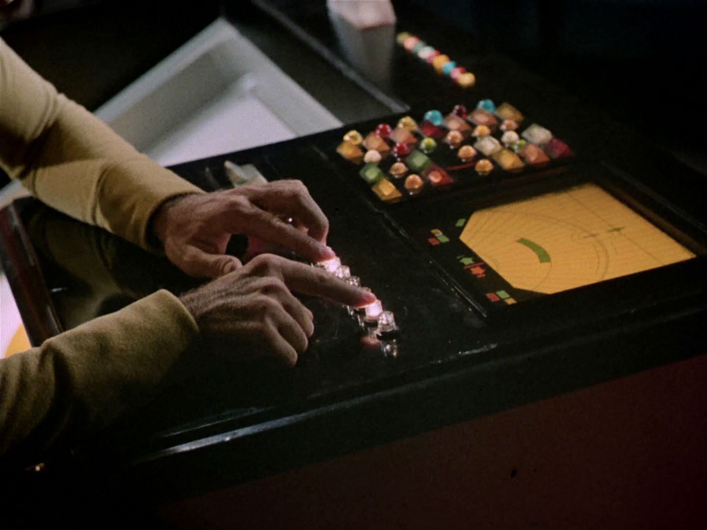 ariane179254_StarTrek_2x04_MirrorMirror_0385.jpg