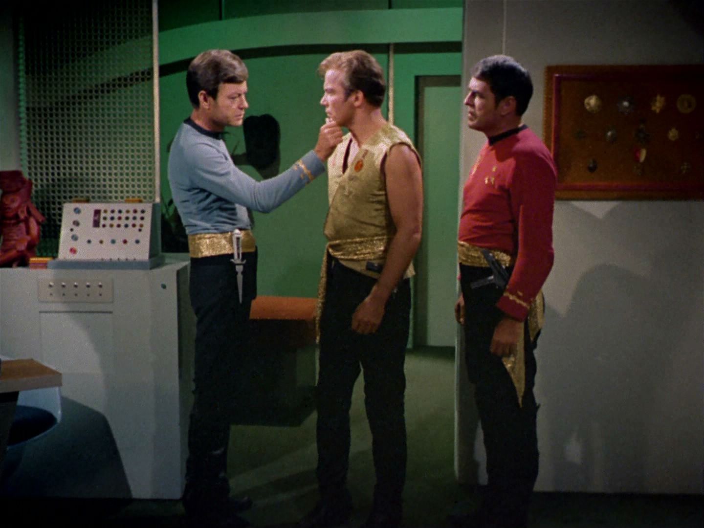 ariane179254_StarTrek_2x04_MirrorMirror_0454.jpg