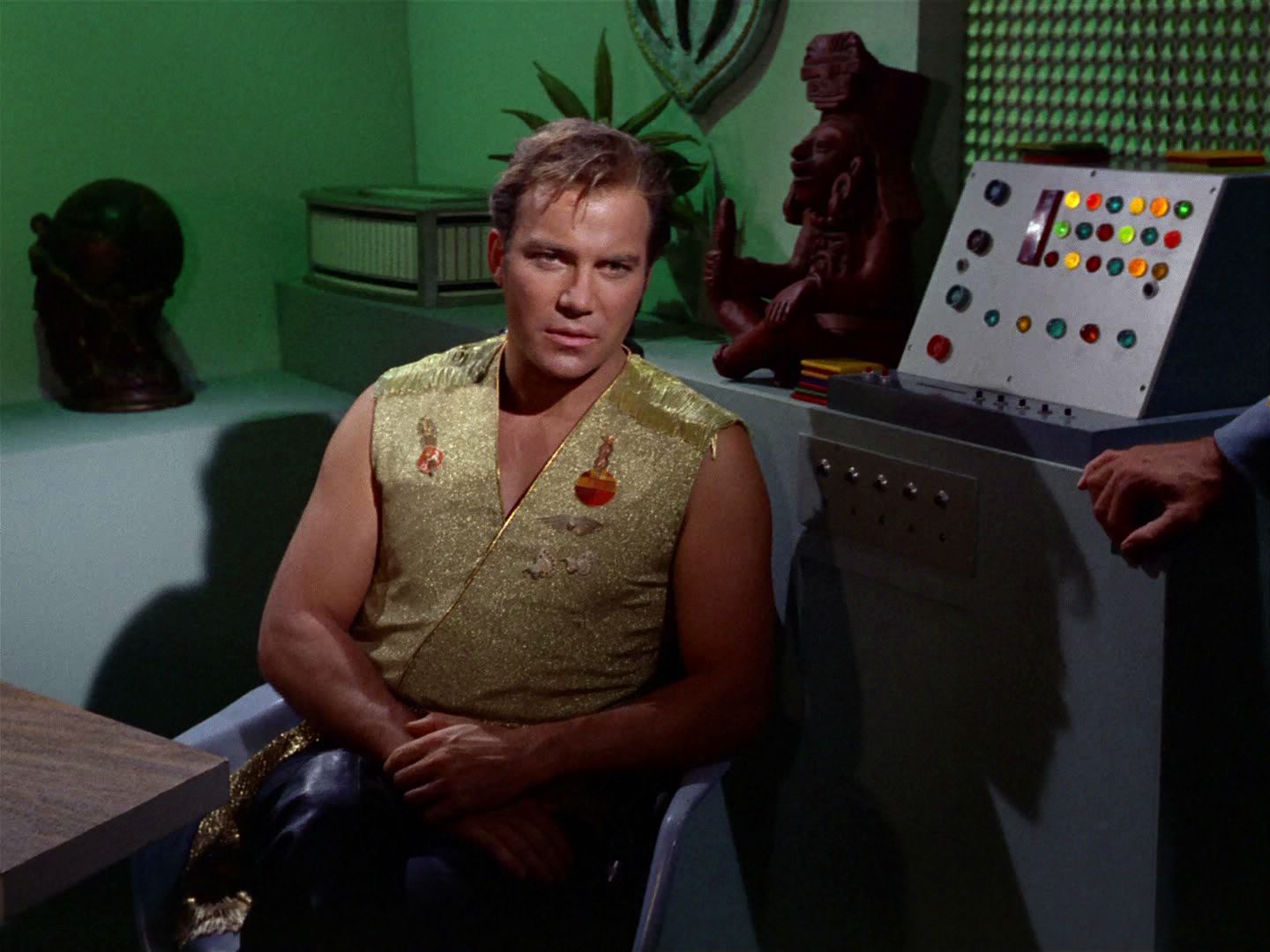 ariane179254_StarTrek_2x04_MirrorMirror_0471.jpg