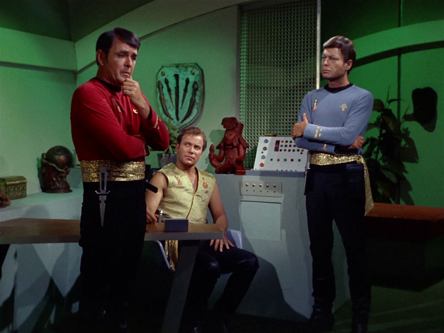 ariane179254_StarTrek_2x04_MirrorMirror_0501.jpg