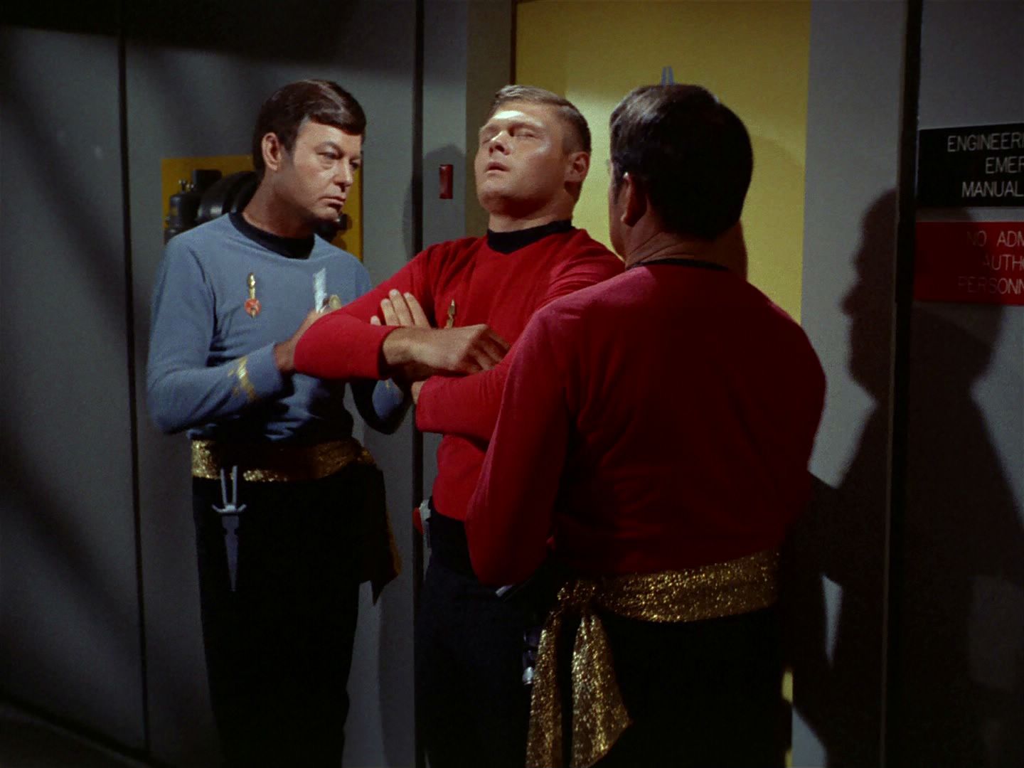 ariane179254_StarTrek_2x04_MirrorMirror_0655.jpg
