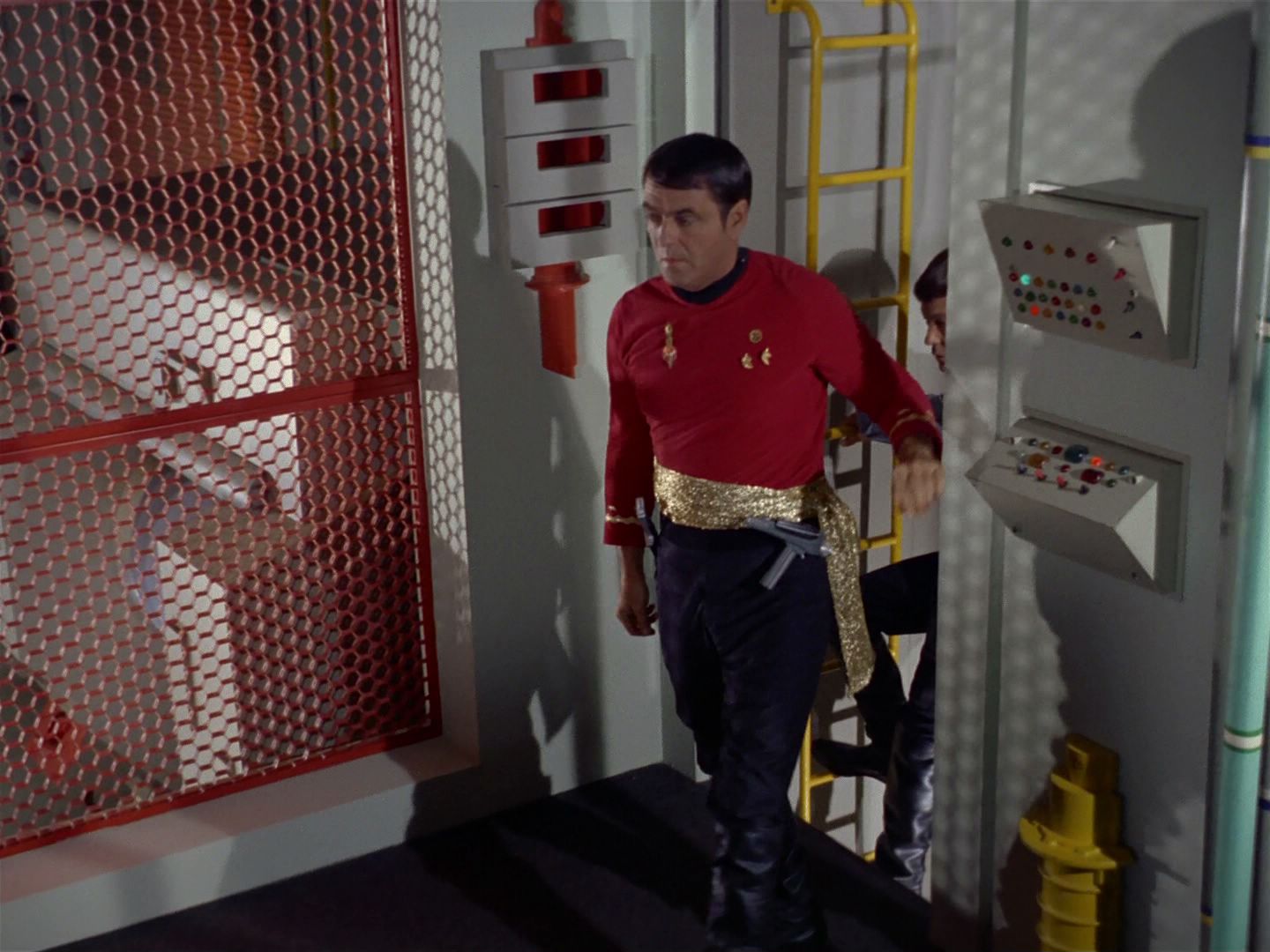 ariane179254_StarTrek_2x04_MirrorMirror_0661.jpg