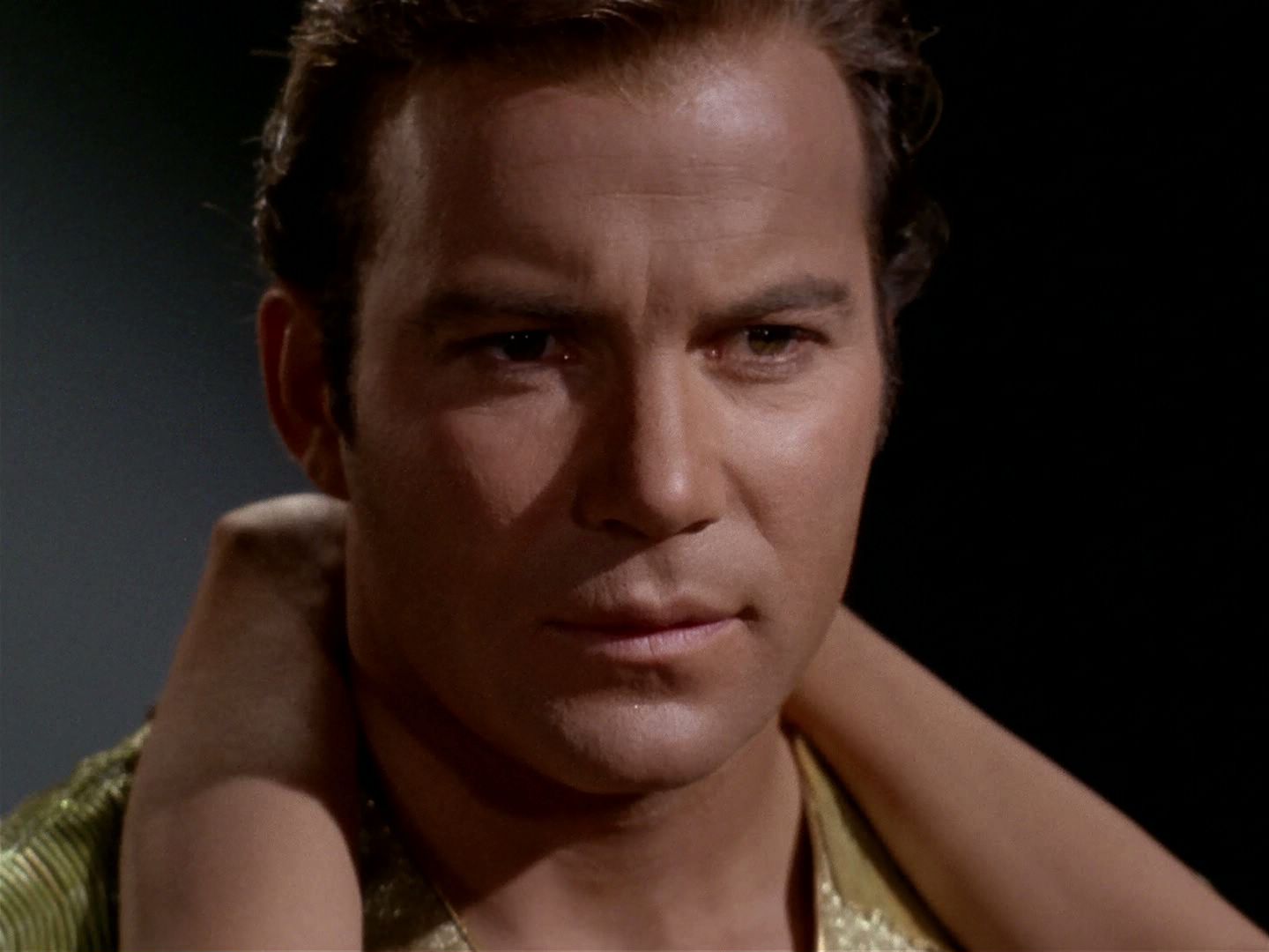 ariane179254_StarTrek_2x04_MirrorMirror_0710.jpg