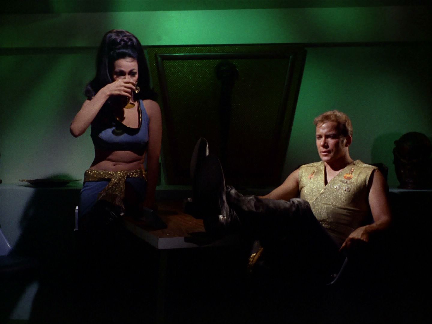 ariane179254_StarTrek_2x04_MirrorMirror_0762.jpg