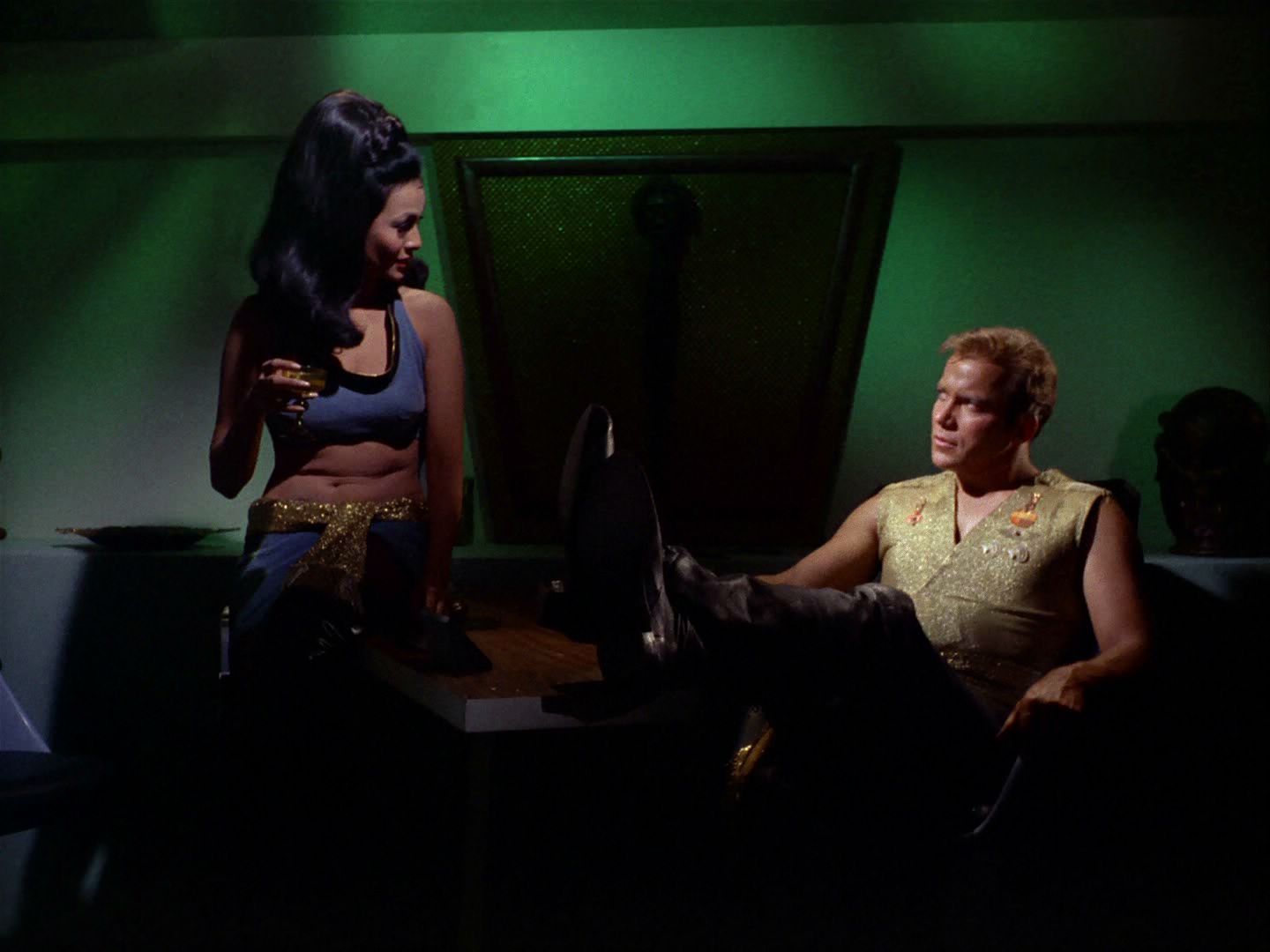 ariane179254_StarTrek_2x04_MirrorMirror_0764.jpg