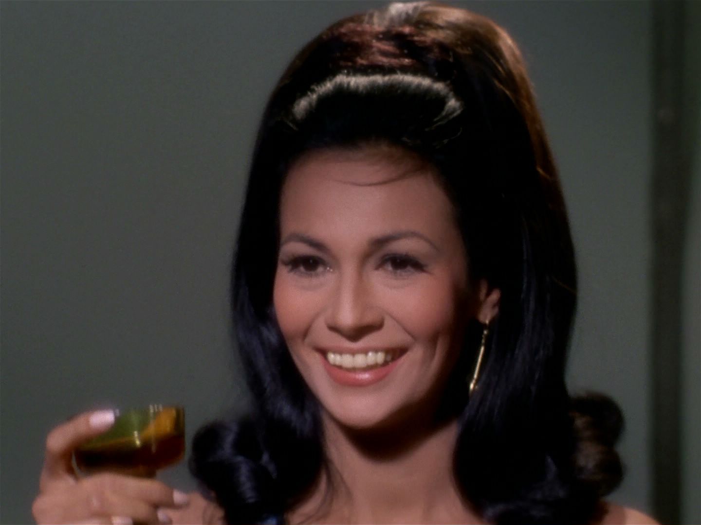 ariane179254_StarTrek_2x04_MirrorMirror_0794.jpg