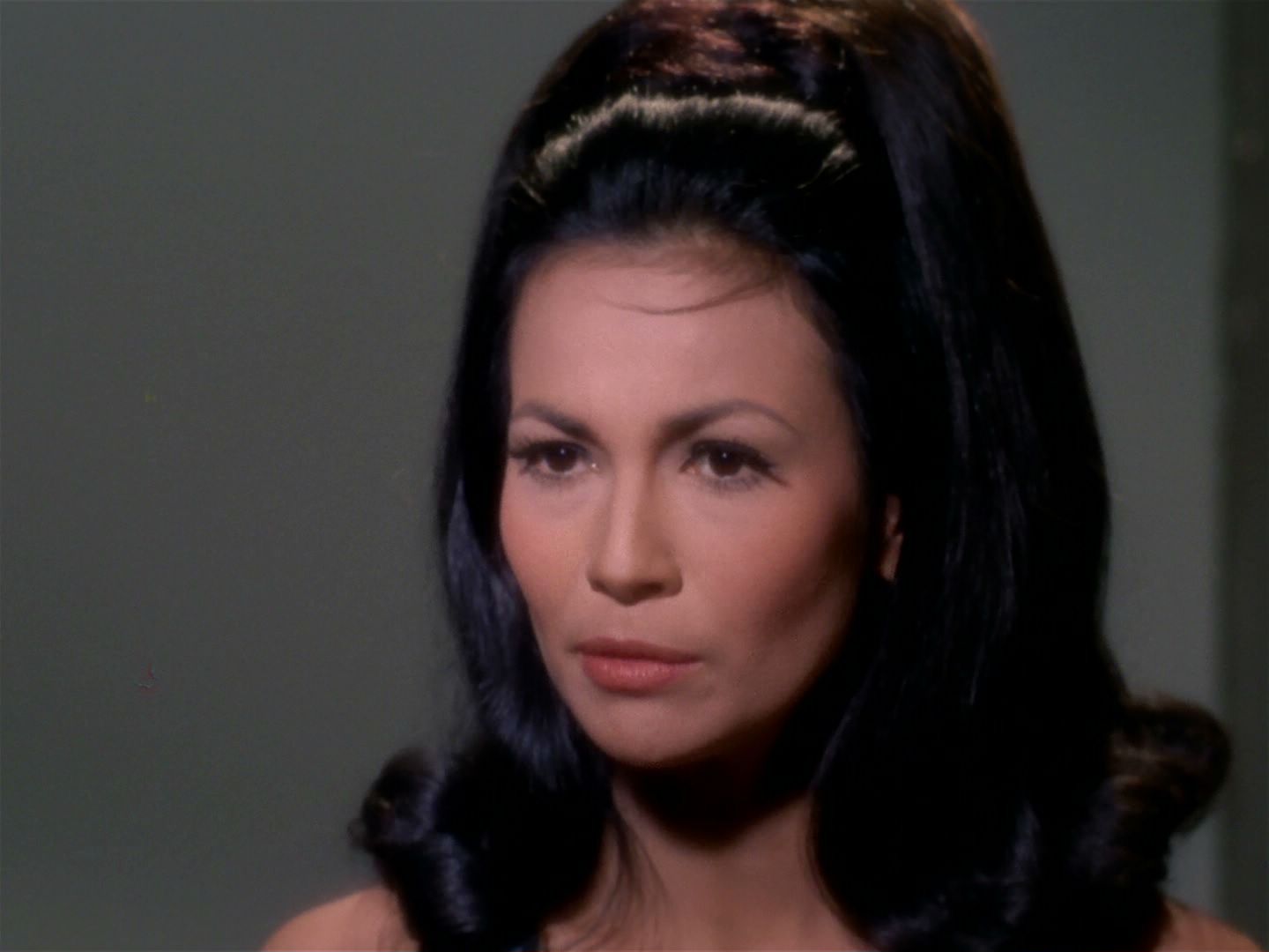 ariane179254_StarTrek_2x04_MirrorMirror_0842.jpg
