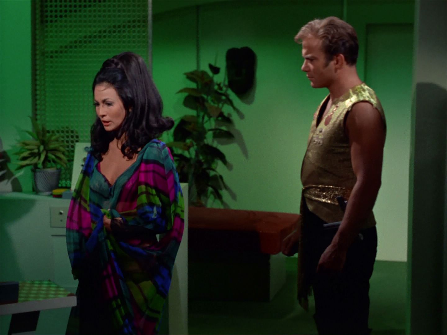 ariane179254_StarTrek_2x04_MirrorMirror_0995.jpg
