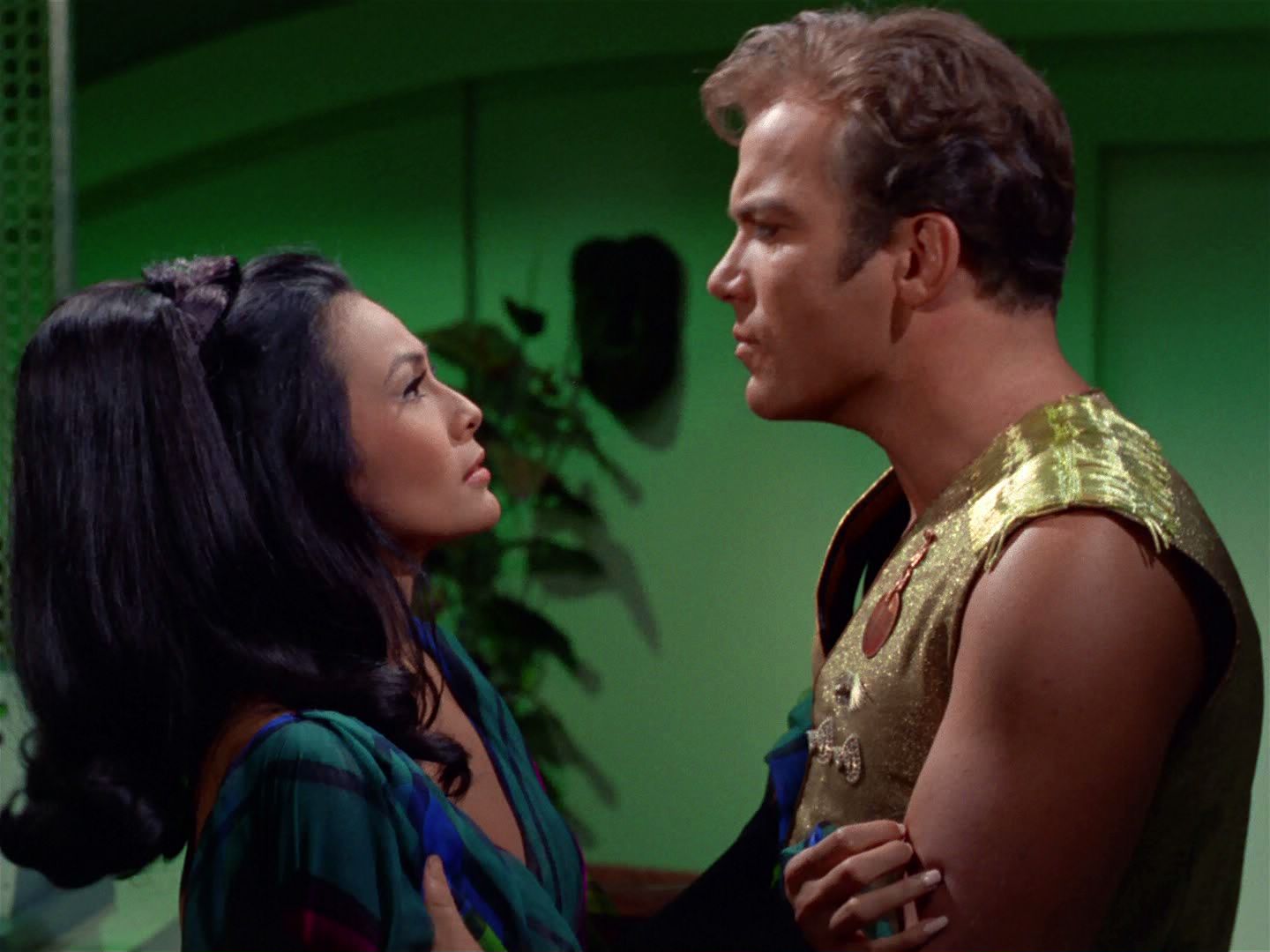 ariane179254_StarTrek_2x04_MirrorMirror_1011.jpg