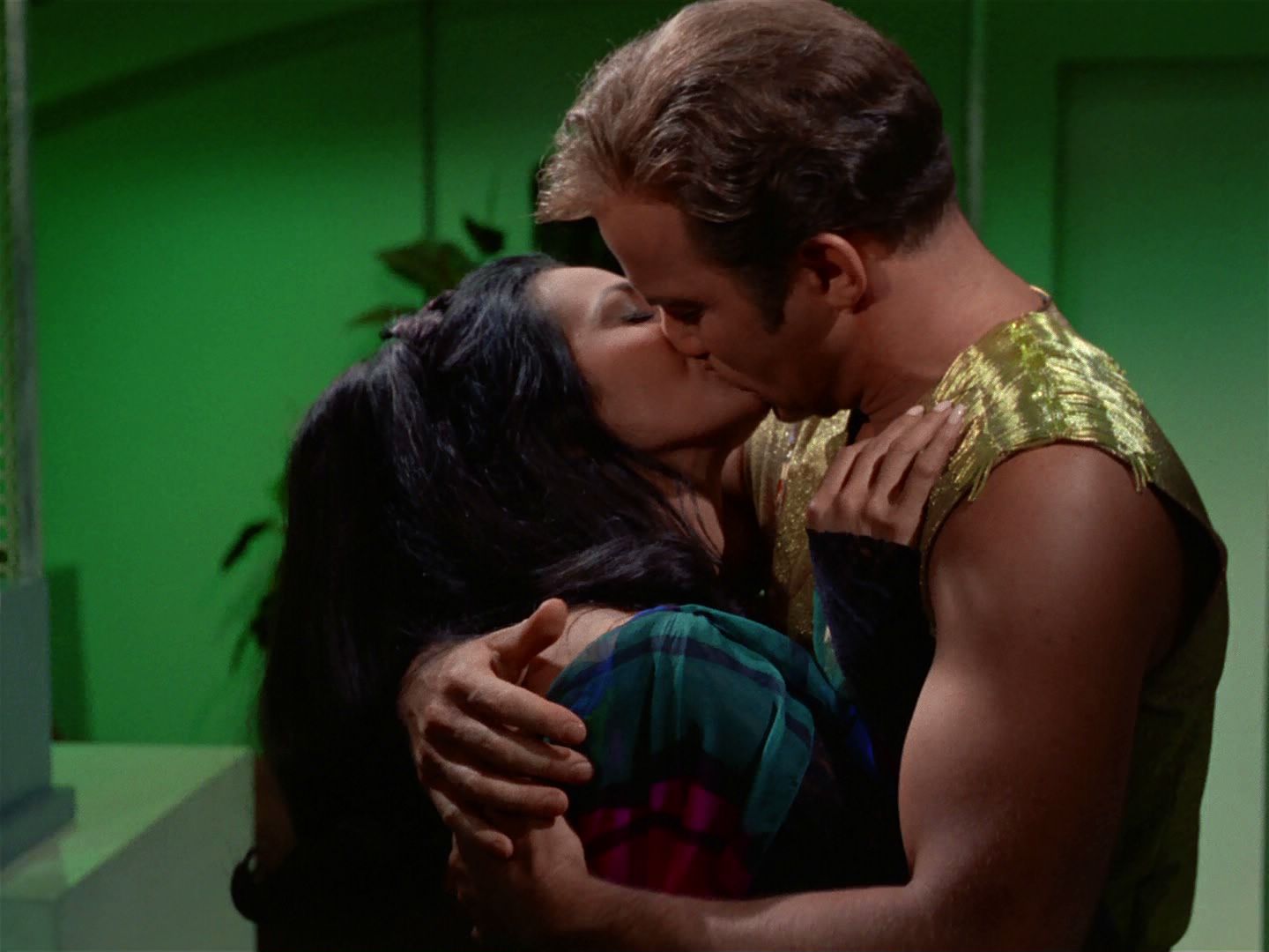 ariane179254_StarTrek_2x04_MirrorMirror_1020.jpg