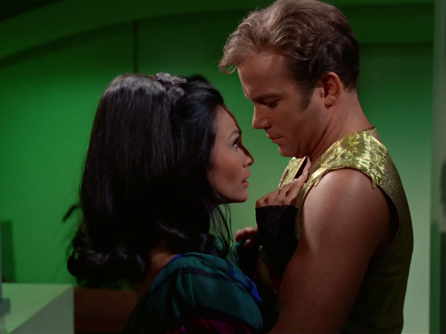 ariane179254_StarTrek_2x04_MirrorMirror_1027.jpg