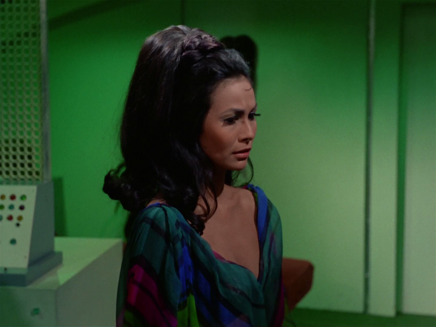 ariane179254_StarTrek_2x04_MirrorMirror_1045.jpg
