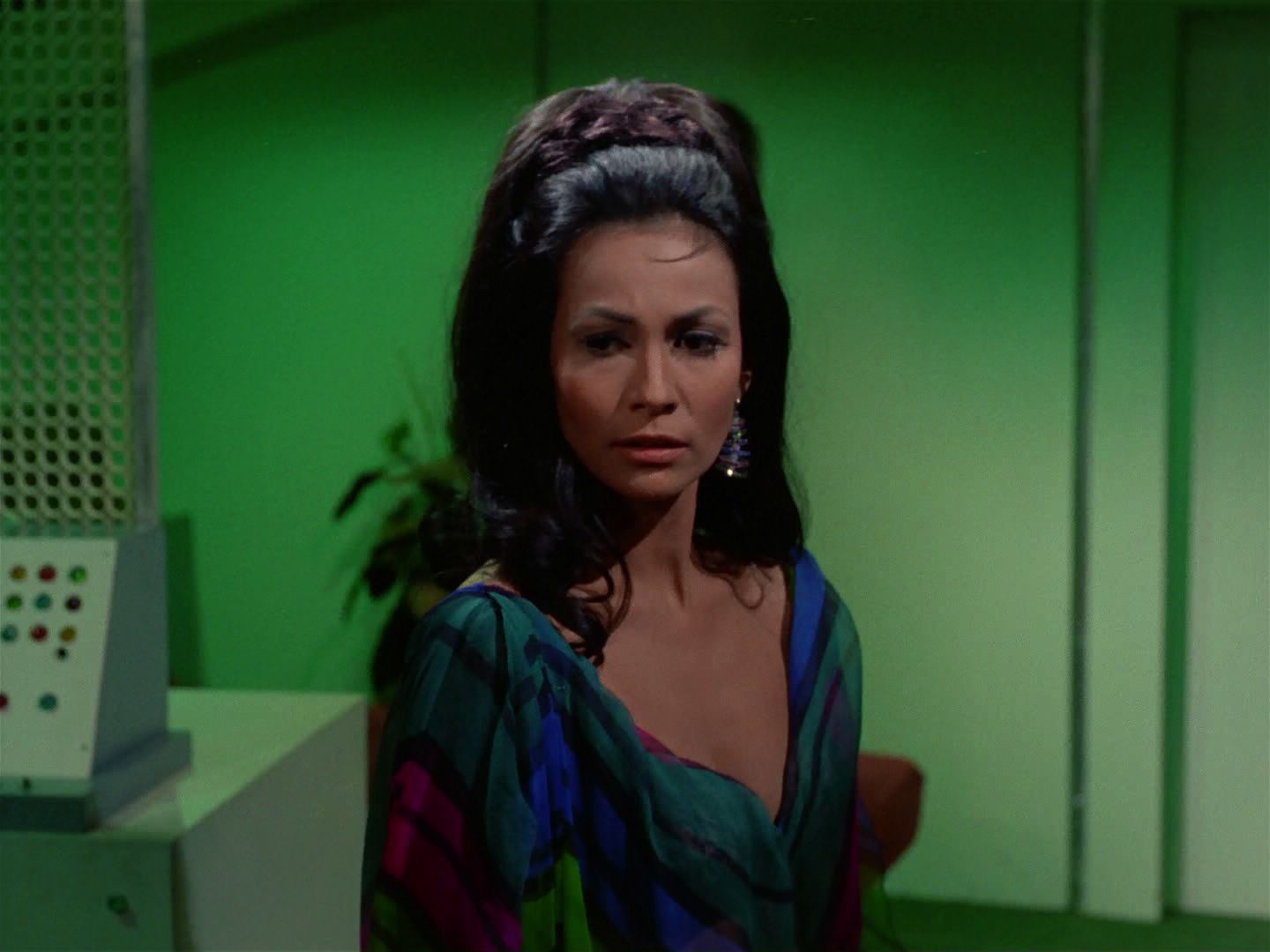 ariane179254_StarTrek_2x04_MirrorMirror_1046.jpg