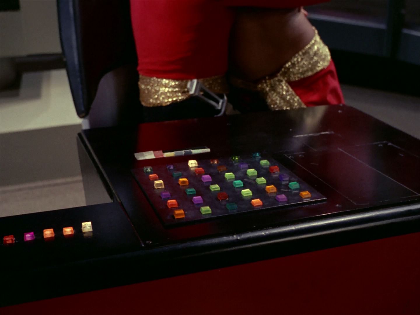 ariane179254_StarTrek_2x04_MirrorMirror_1094.jpg