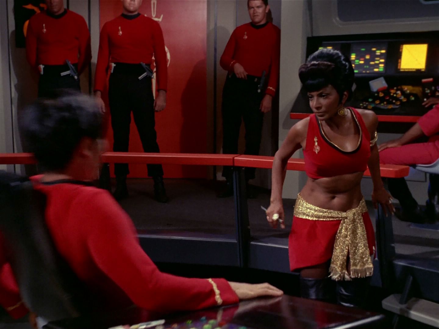 ariane179254_StarTrek_2x04_MirrorMirror_1102.jpg