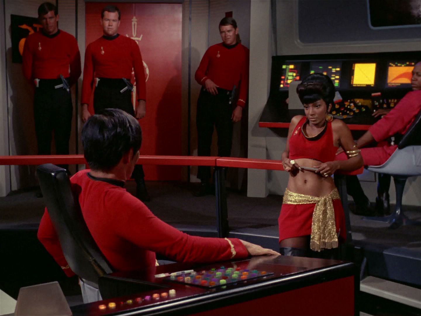 ariane179254_StarTrek_2x04_MirrorMirror_1110.jpg
