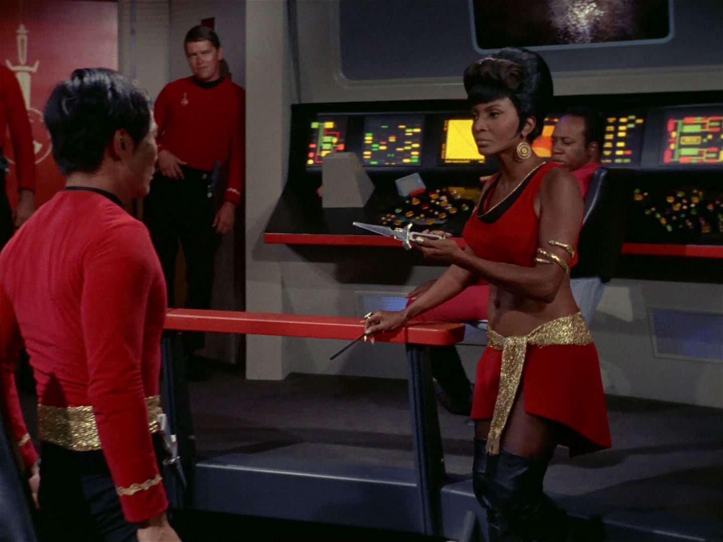 ariane179254_StarTrek_2x04_MirrorMirror_1117.jpg