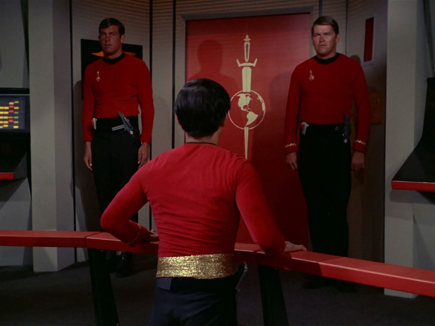 ariane179254_StarTrek_2x04_MirrorMirror_1130.jpg