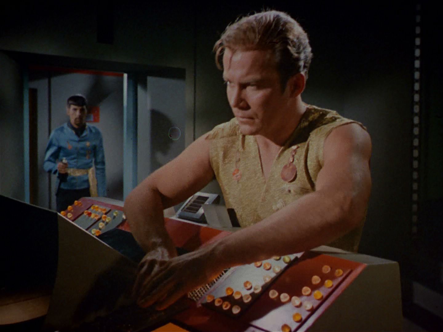 ariane179254_StarTrek_2x04_MirrorMirror_1134.jpg