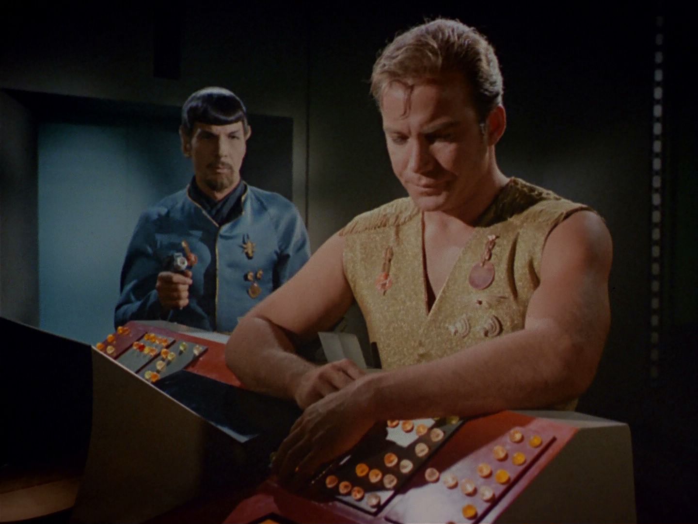 ariane179254_StarTrek_2x04_MirrorMirror_1137.jpg
