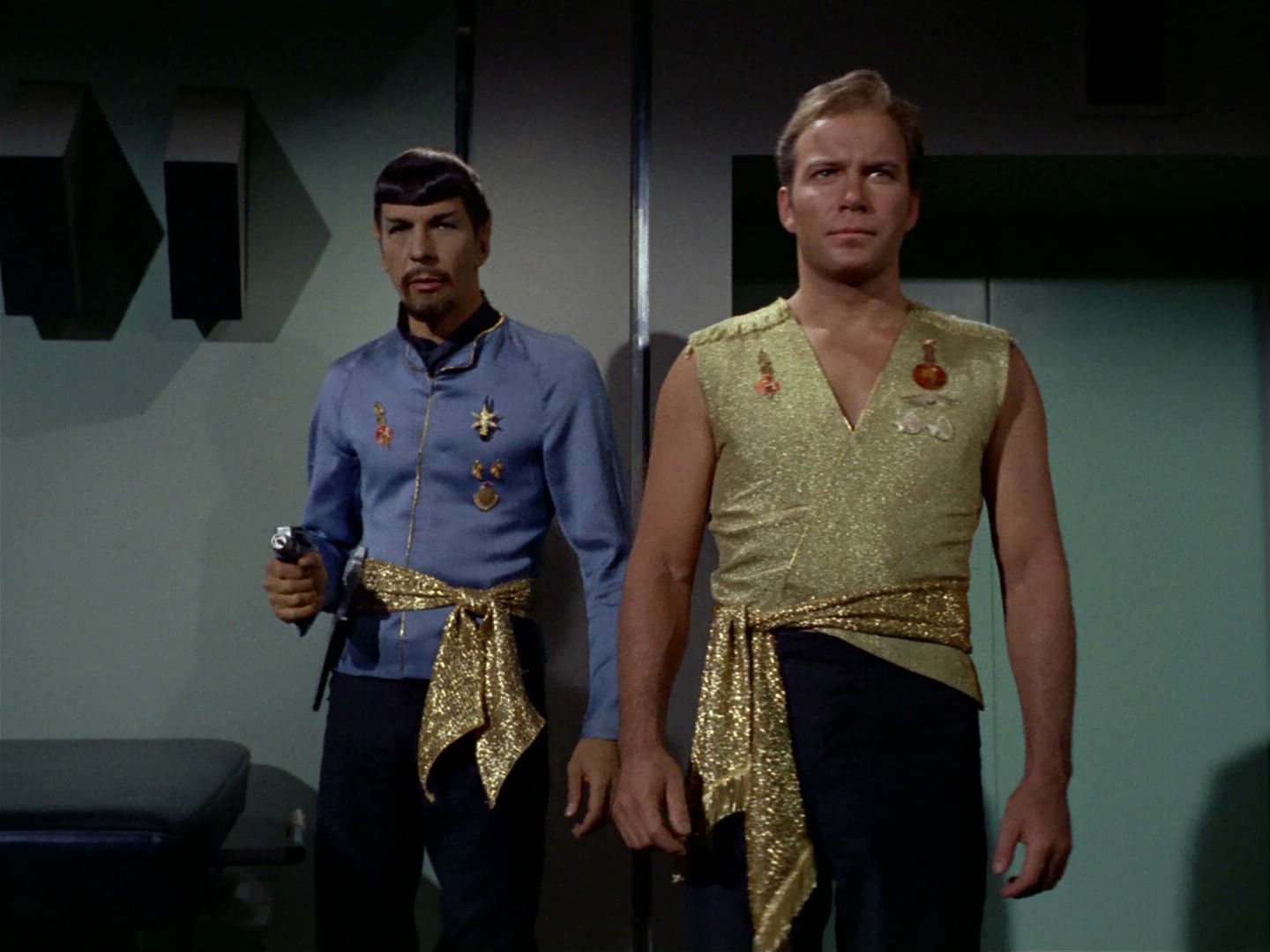 ariane179254_StarTrek_2x04_MirrorMirror_1158.jpg