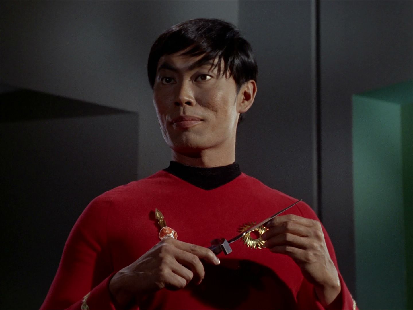 ariane179254_StarTrek_2x04_MirrorMirror_1212.jpg