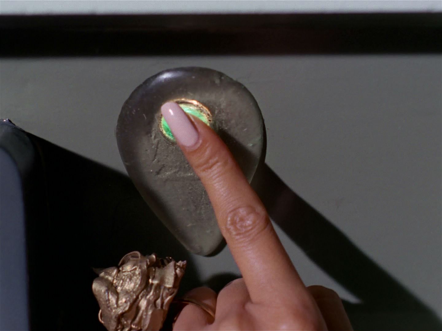 ariane179254_StarTrek_2x04_MirrorMirror_1234.jpg