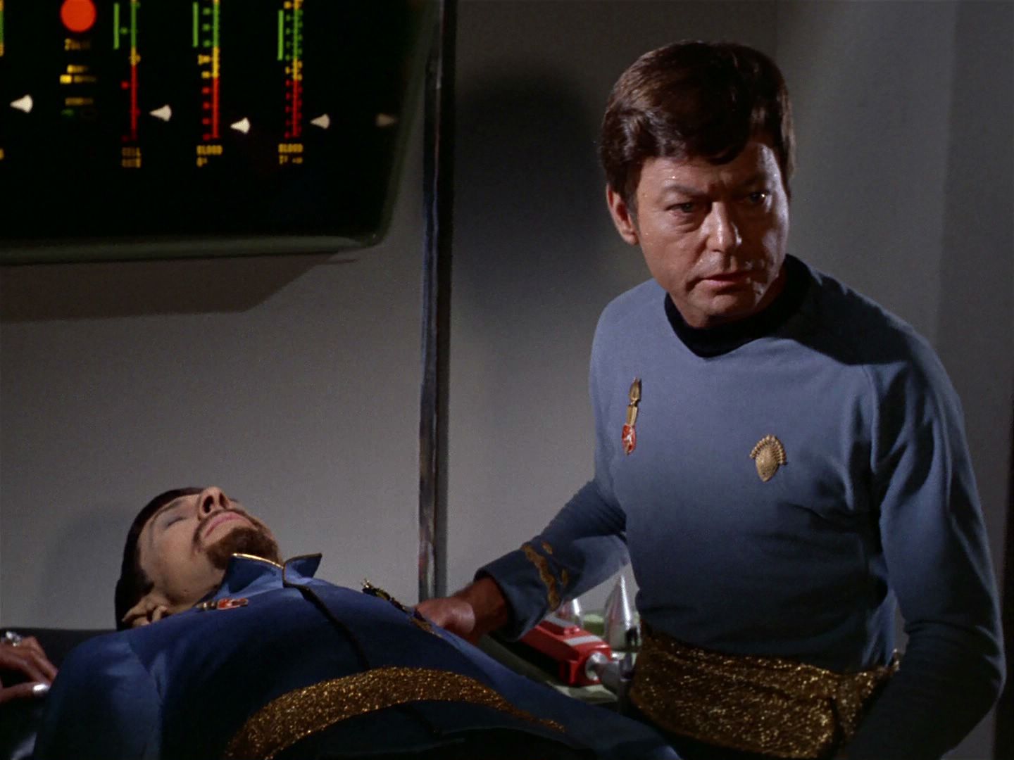 ariane179254_StarTrek_2x04_MirrorMirror_1250.jpg