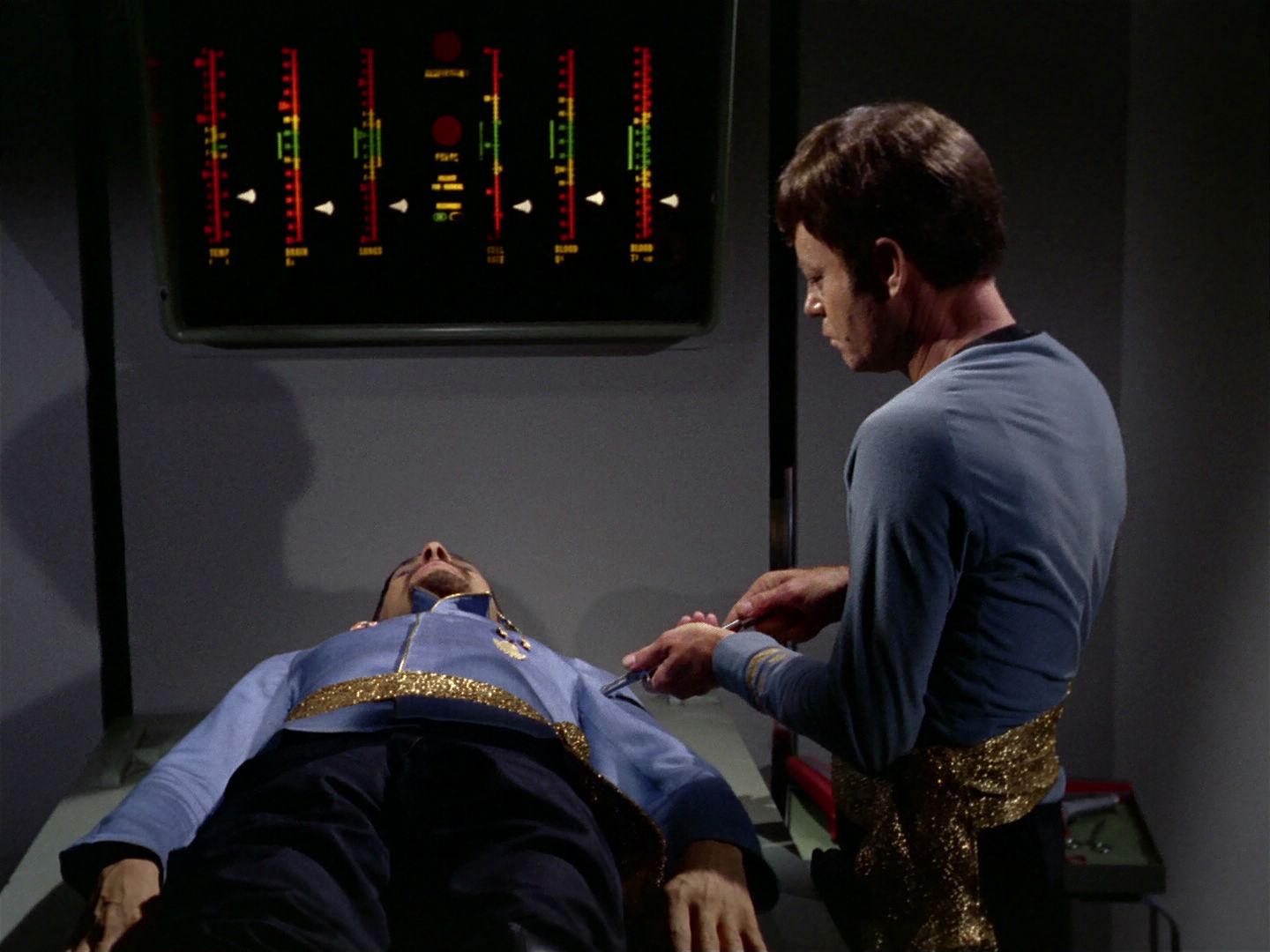 ariane179254_StarTrek_2x04_MirrorMirror_1254.jpg