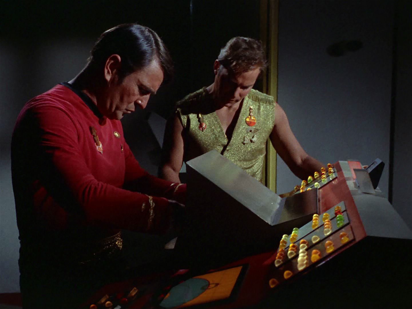 ariane179254_StarTrek_2x04_MirrorMirror_1298.jpg