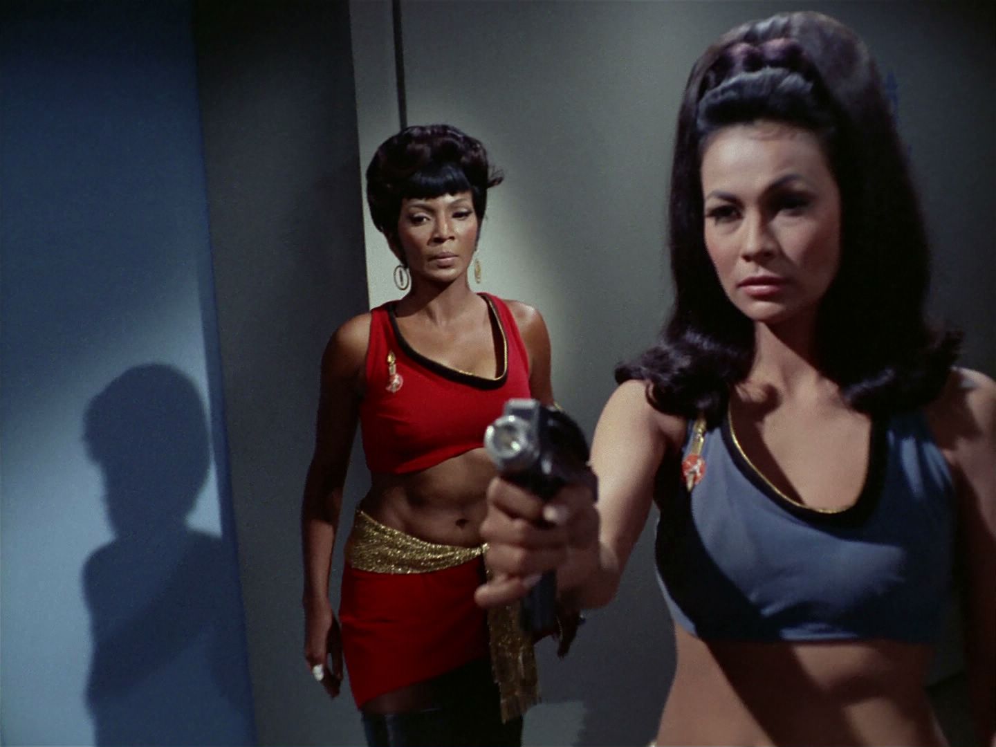 ariane179254_StarTrek_2x04_MirrorMirror_1309.jpg