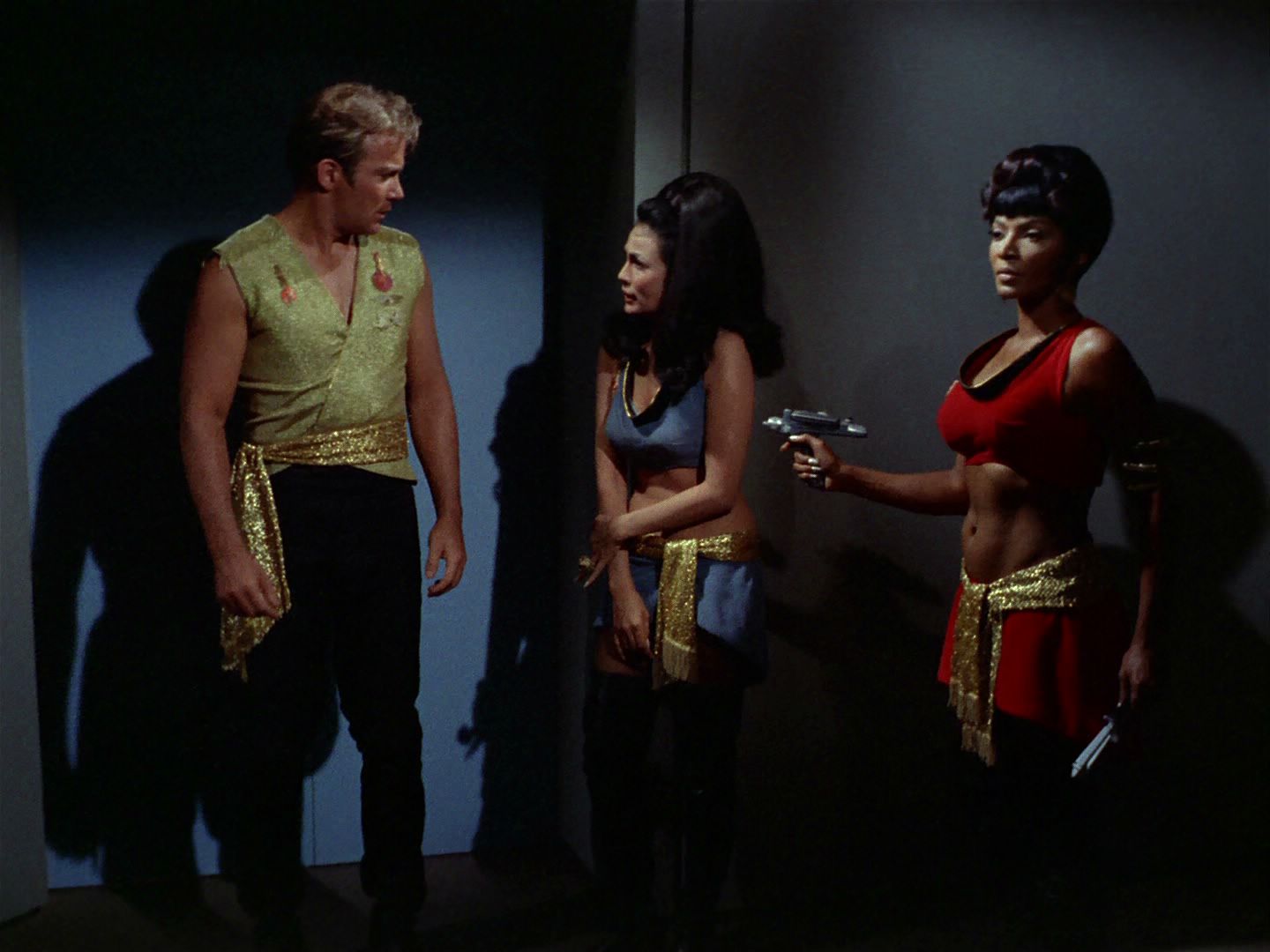 ariane179254_StarTrek_2x04_MirrorMirror_1322.jpg