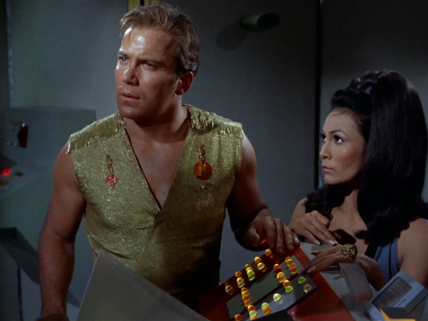 ariane179254_StarTrek_2x04_MirrorMirror_1368.jpg