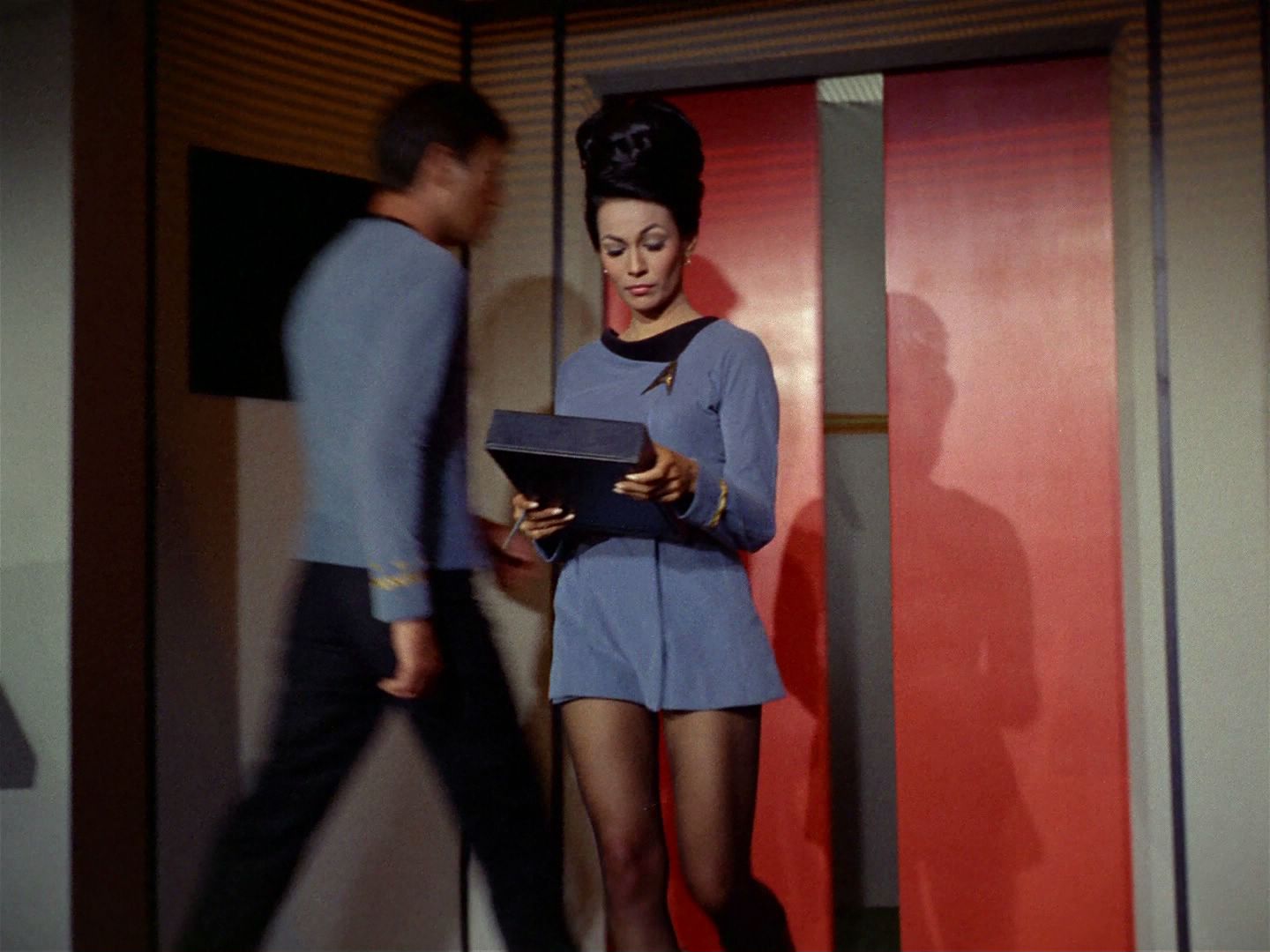 ariane179254_StarTrek_2x04_MirrorMirror_1459.jpg