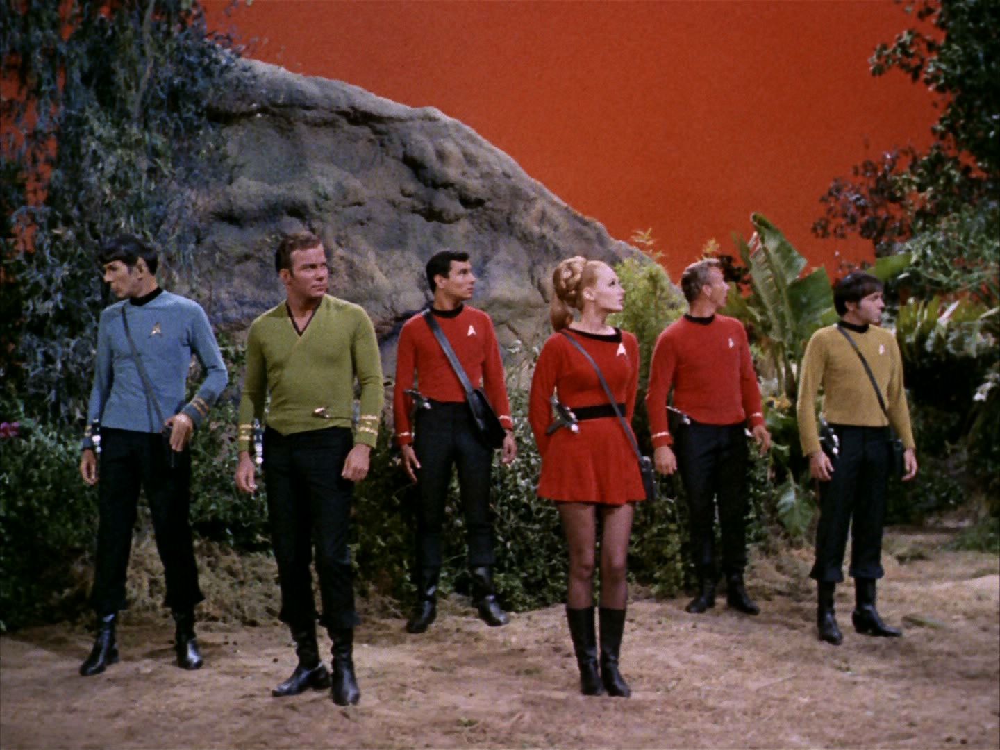 ariane179254_StarTrek_2x05_TheApple_0012.jpg