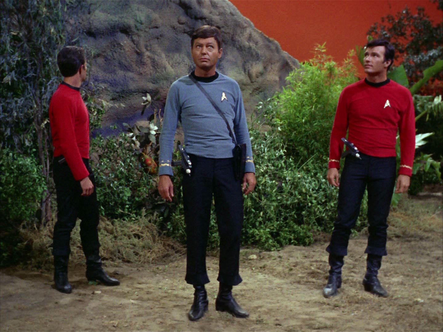 ariane179254_StarTrek_2x05_TheApple_0027.jpg