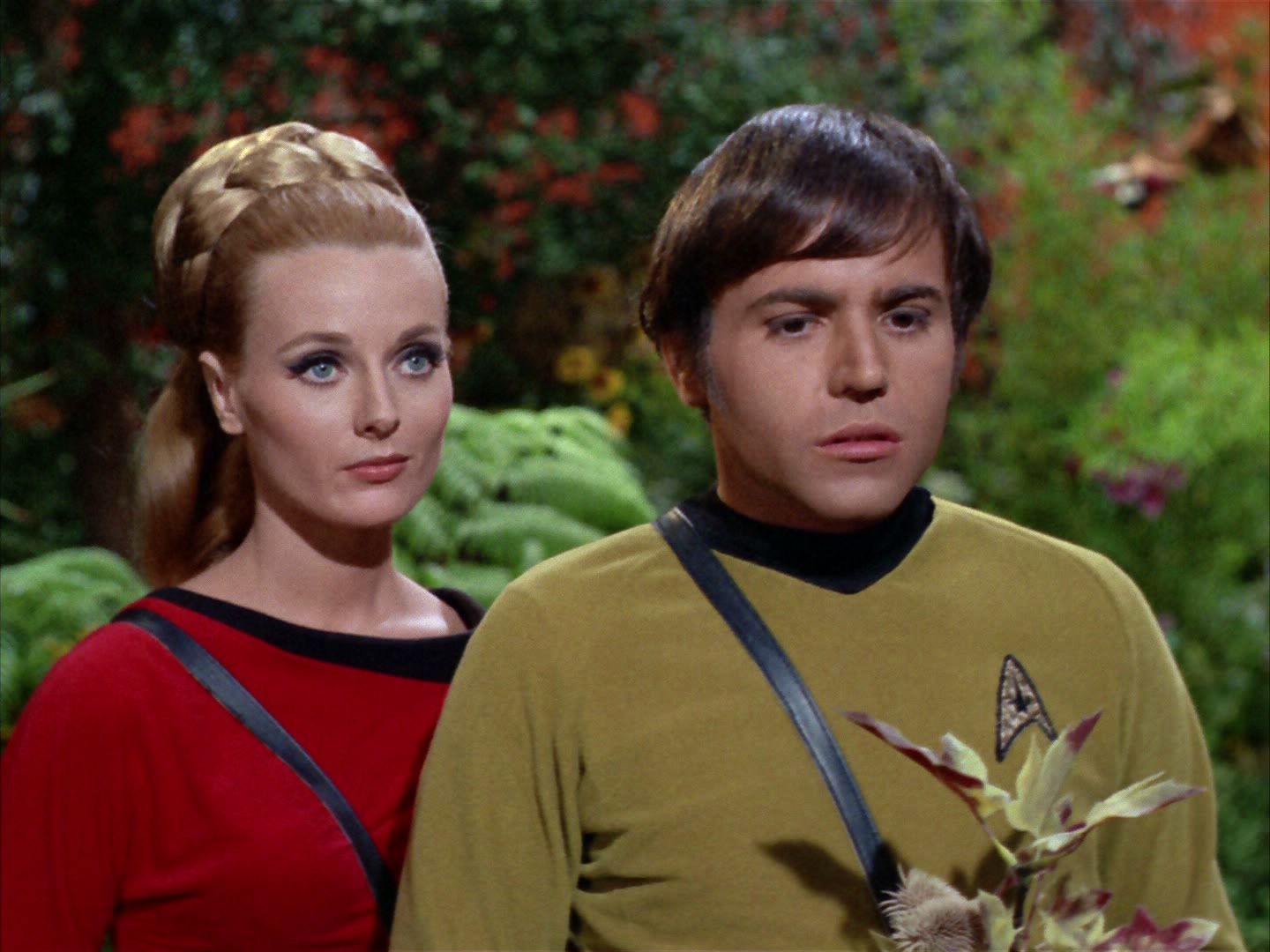ariane179254_StarTrek_2x05_TheApple_0065.jpg