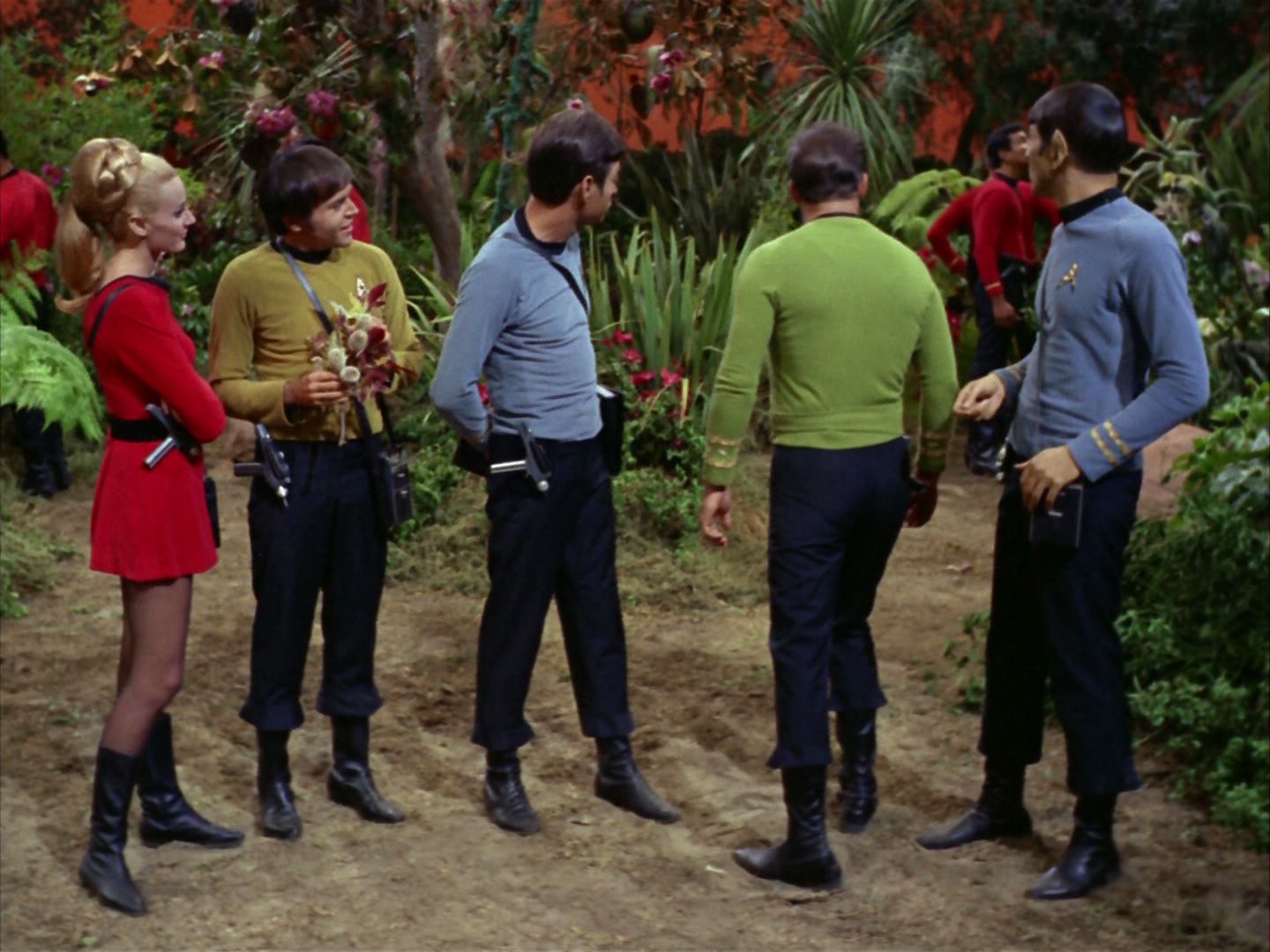 ariane179254_StarTrek_2x05_TheApple_0072.jpg