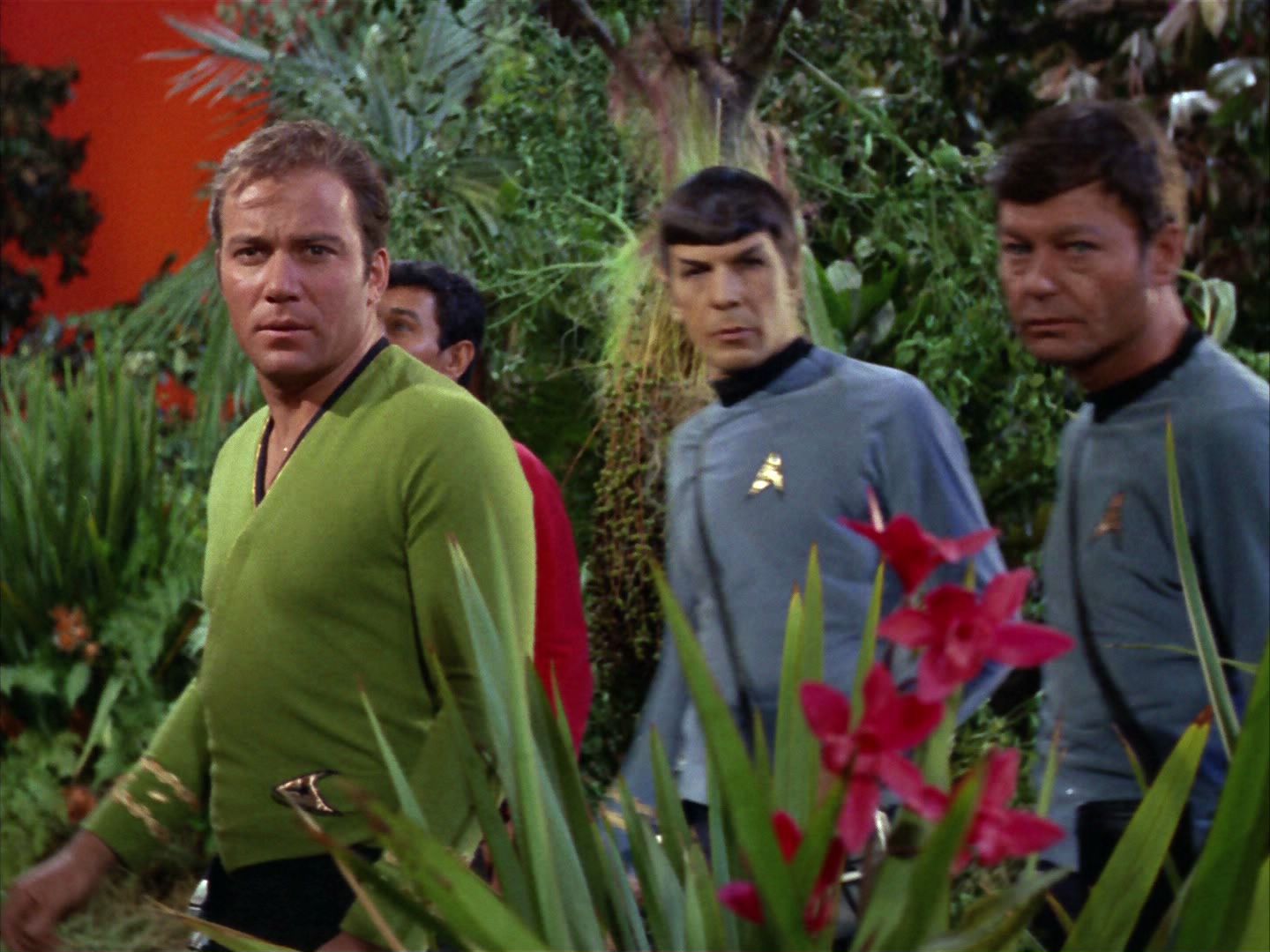 ariane179254_StarTrek_2x05_TheApple_0080.jpg