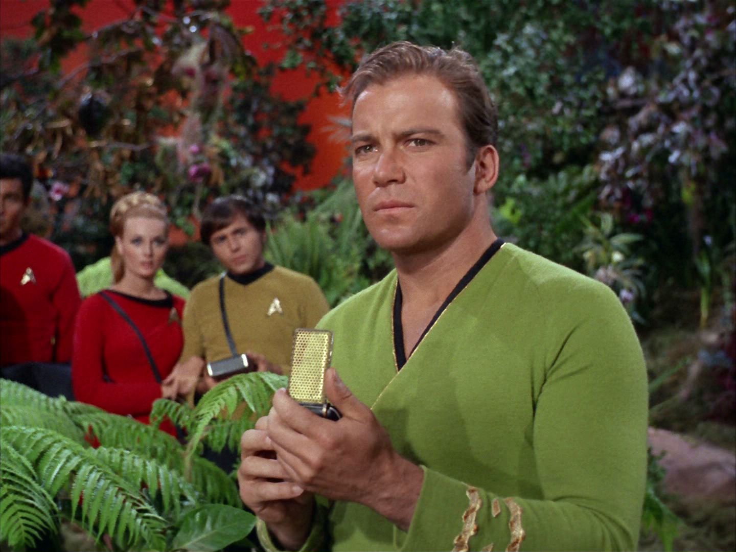 ariane179254_StarTrek_2x05_TheApple_0106.jpg