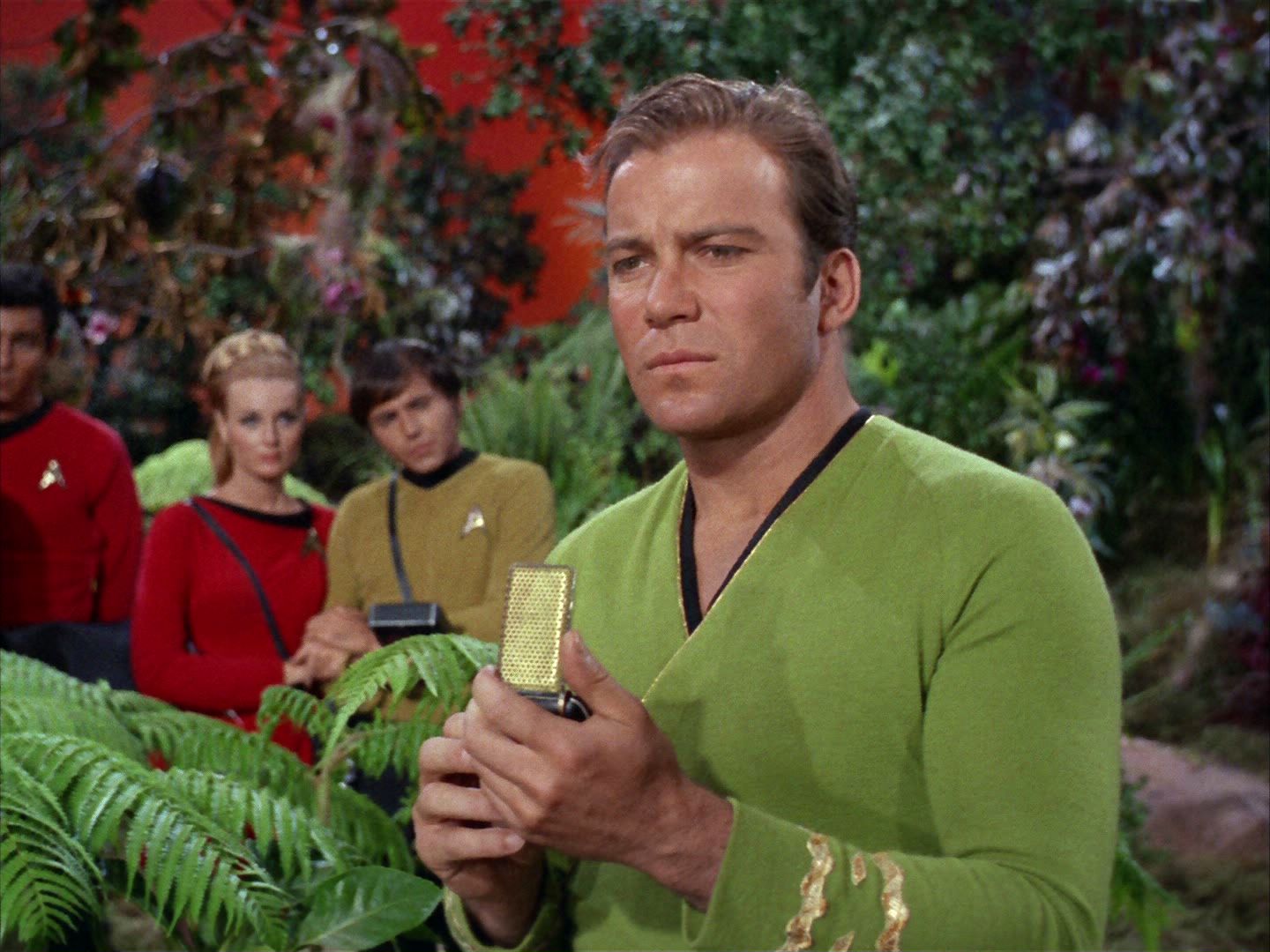 ariane179254_StarTrek_2x05_TheApple_0110.jpg