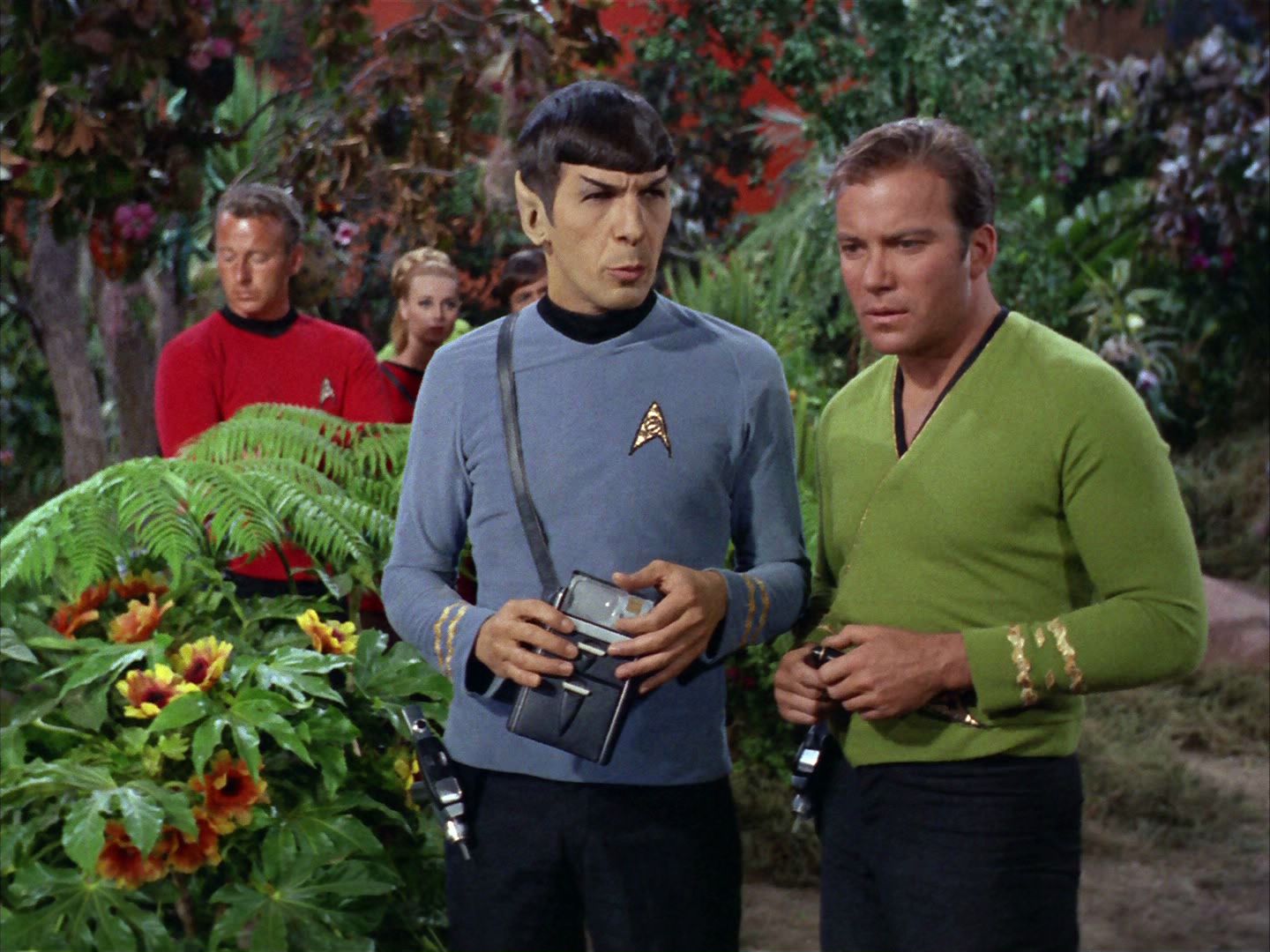 ariane179254_StarTrek_2x05_TheApple_0158.jpg