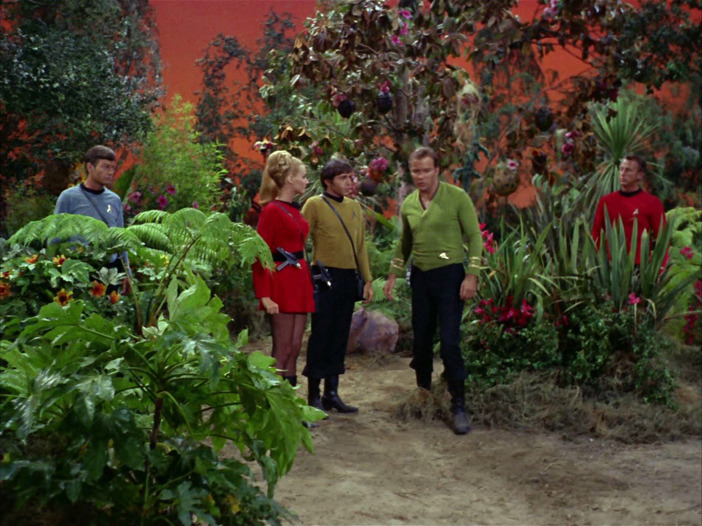 ariane179254_StarTrek_2x05_TheApple_0192.jpg