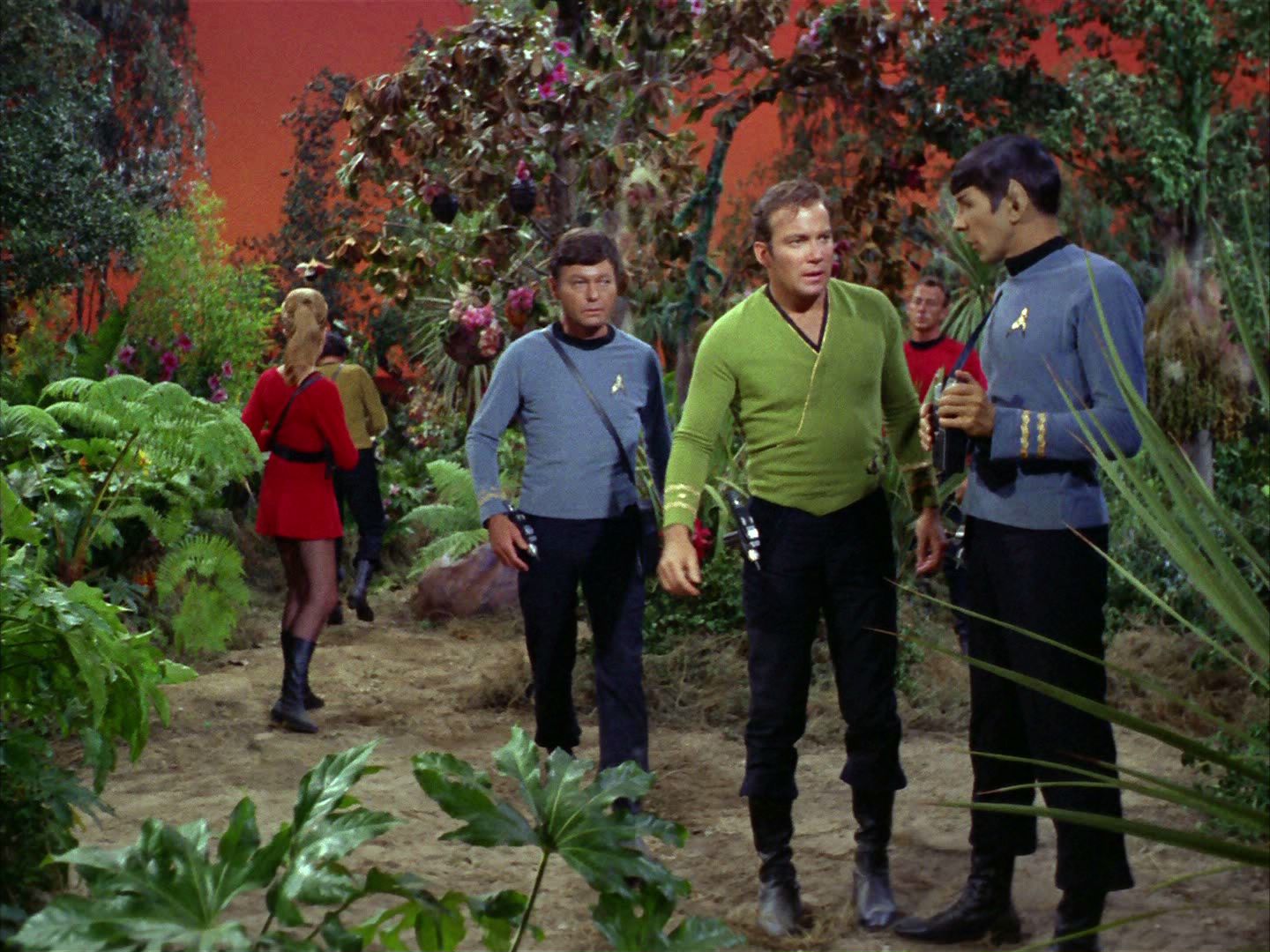 ariane179254_StarTrek_2x05_TheApple_0196.jpg