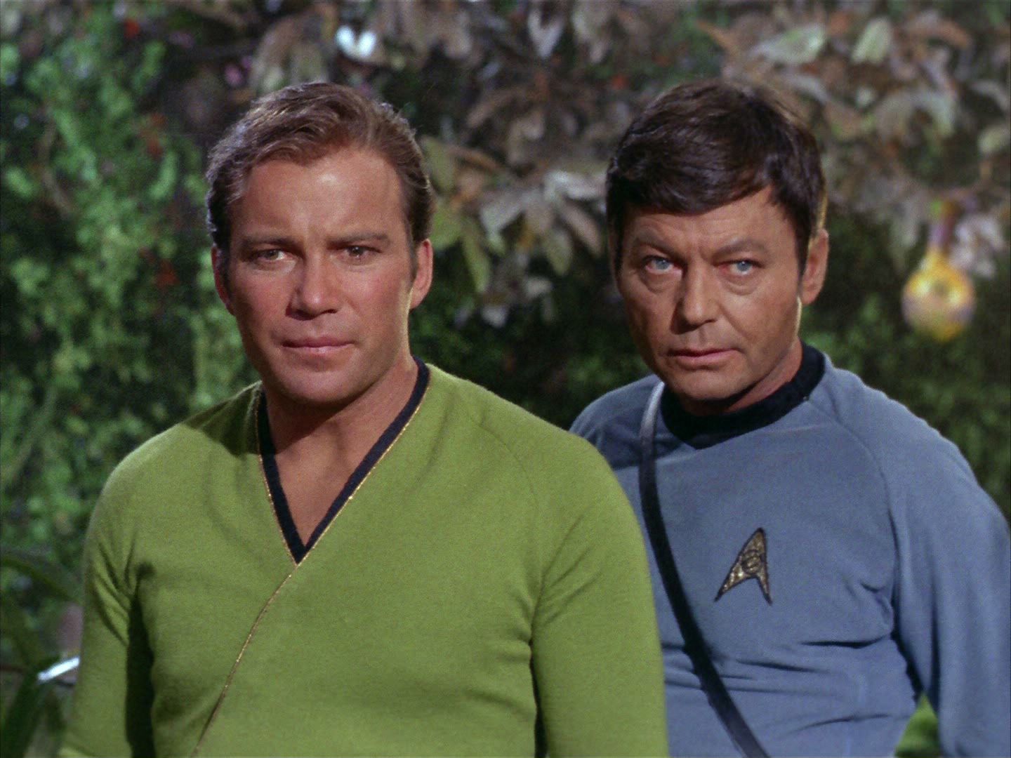 ariane179254_StarTrek_2x05_TheApple_0232.jpg
